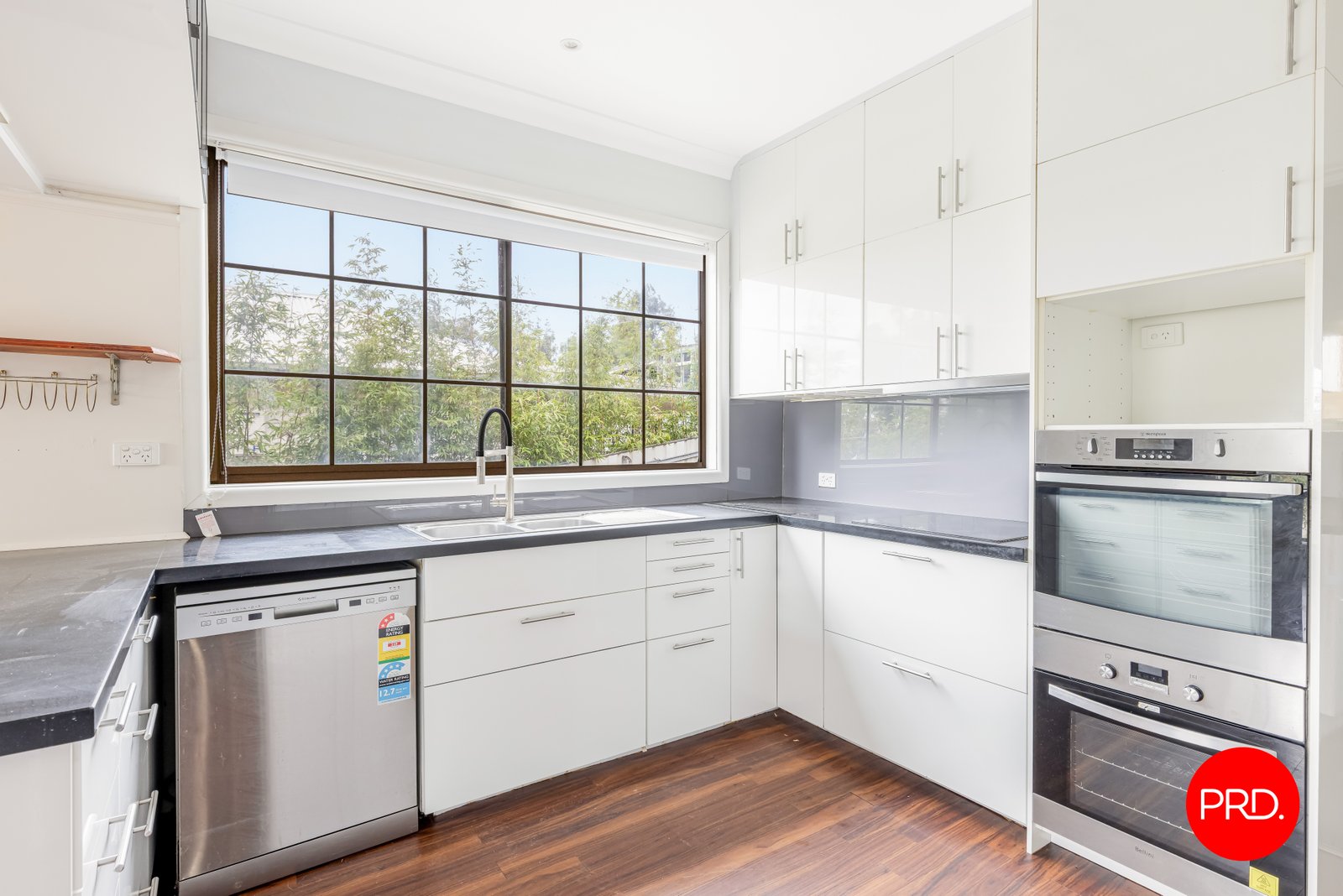 27 Holmes Road LONG GULLY 3