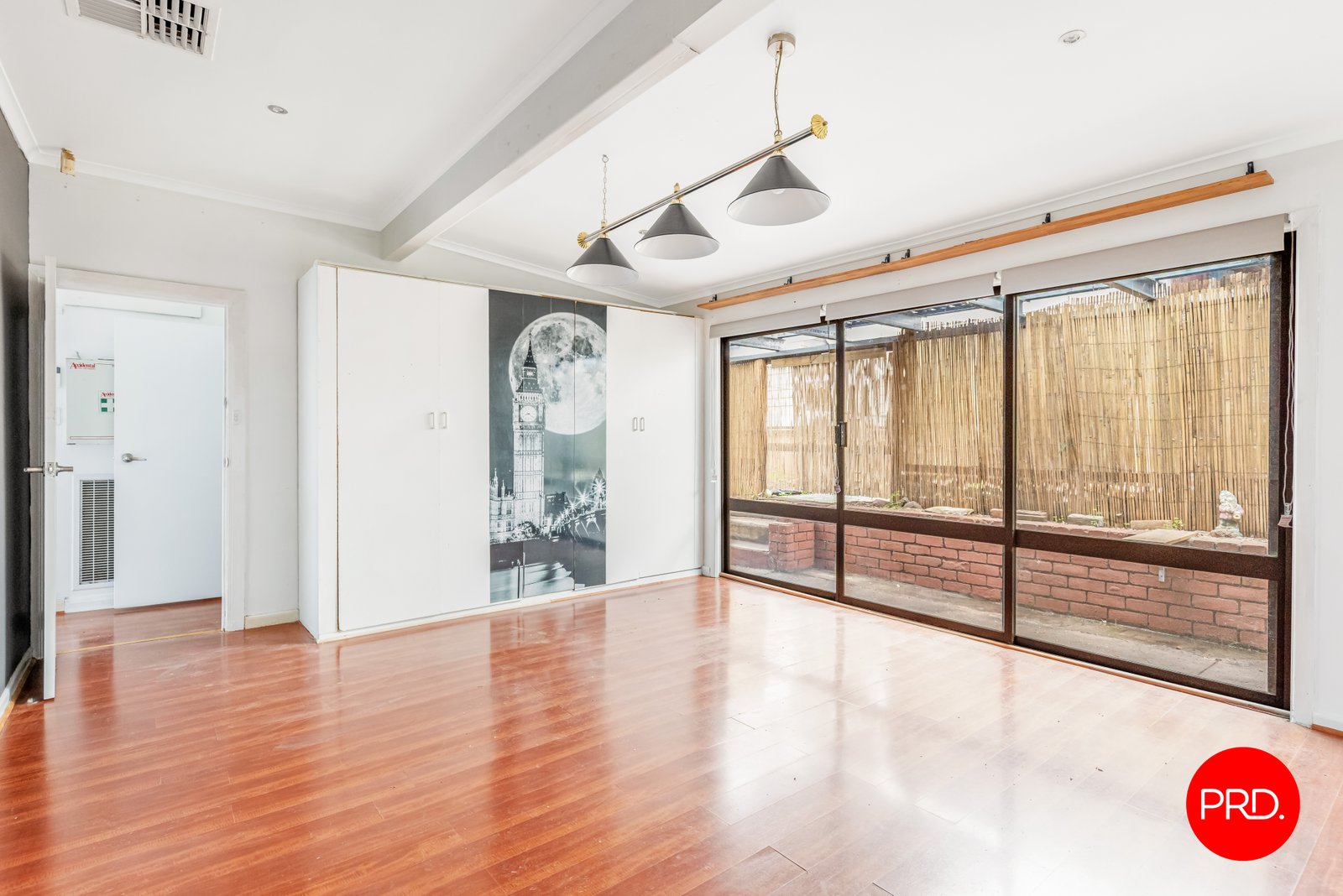 27 Holmes Road LONG GULLY 4