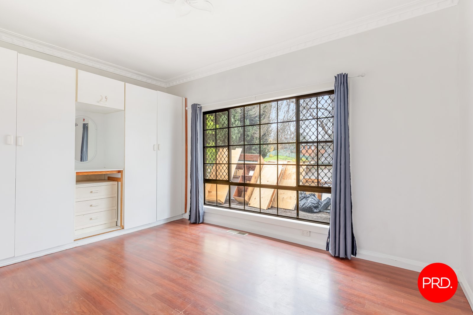 27 Holmes Road LONG GULLY 8