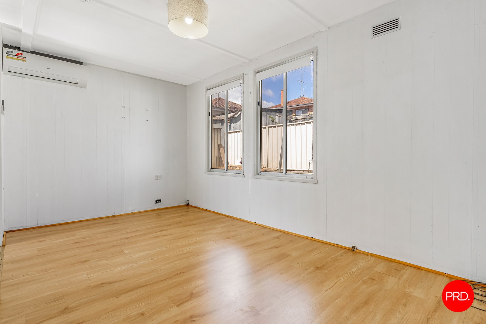 27 Holmes Road LONG GULLY 17