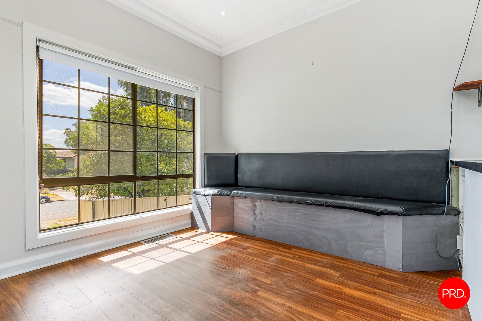 27 Holmes Road LONG GULLY 24