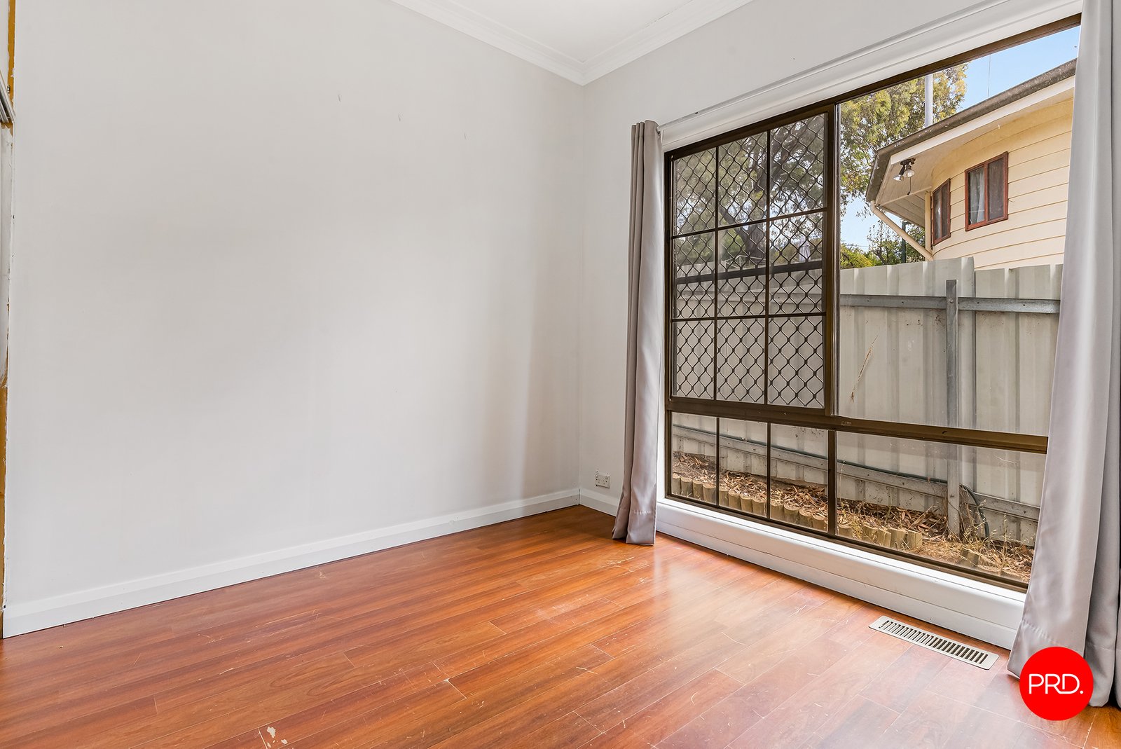 27 Holmes Road LONG GULLY 32