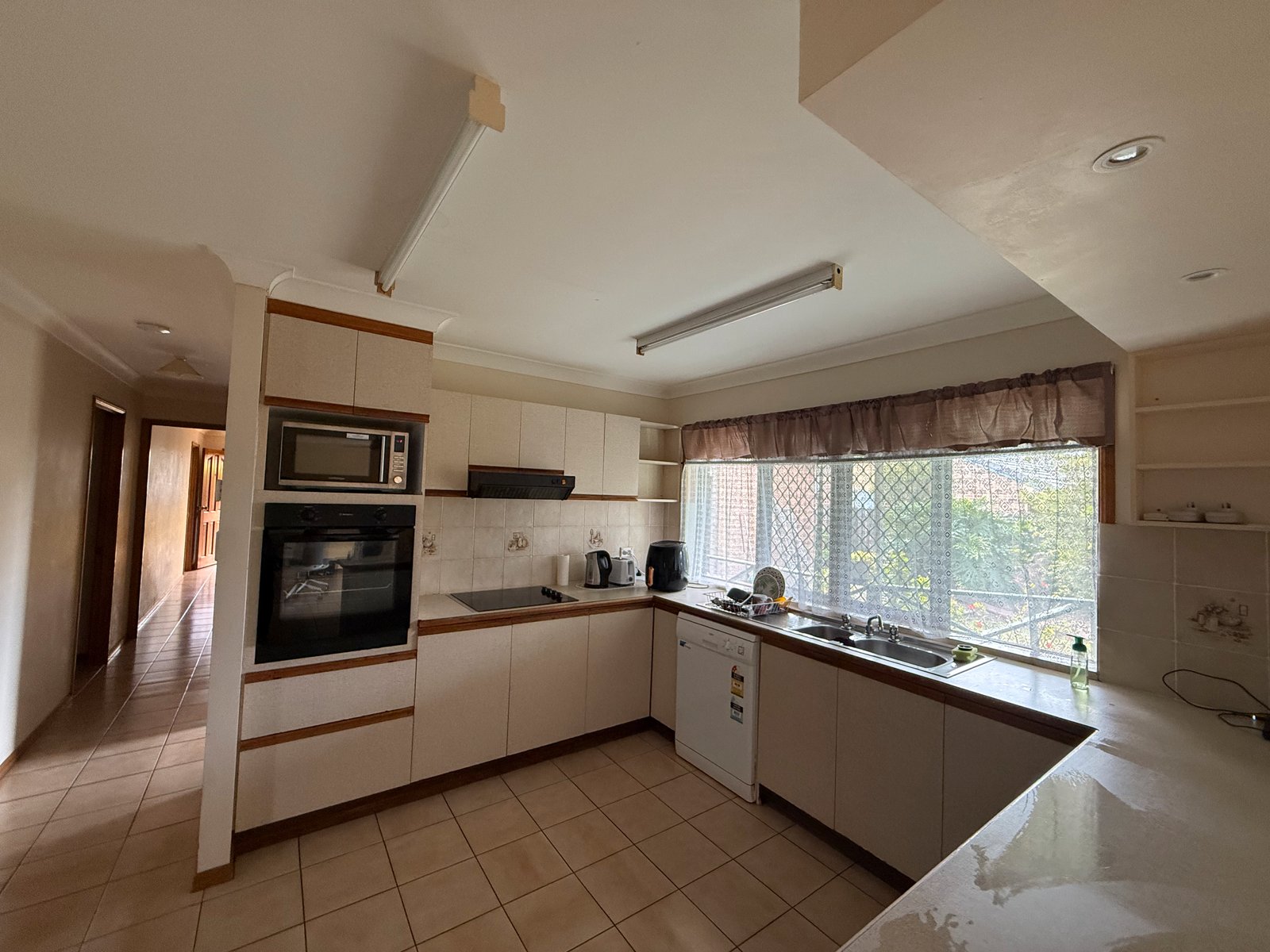 27 Honeysuckle Avenue KAWUNGAN 4