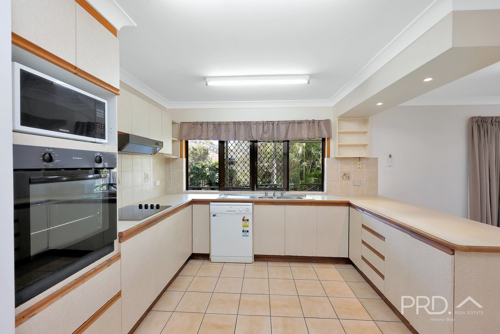 27 Honeysuckle Avenue KAWUNGAN 15