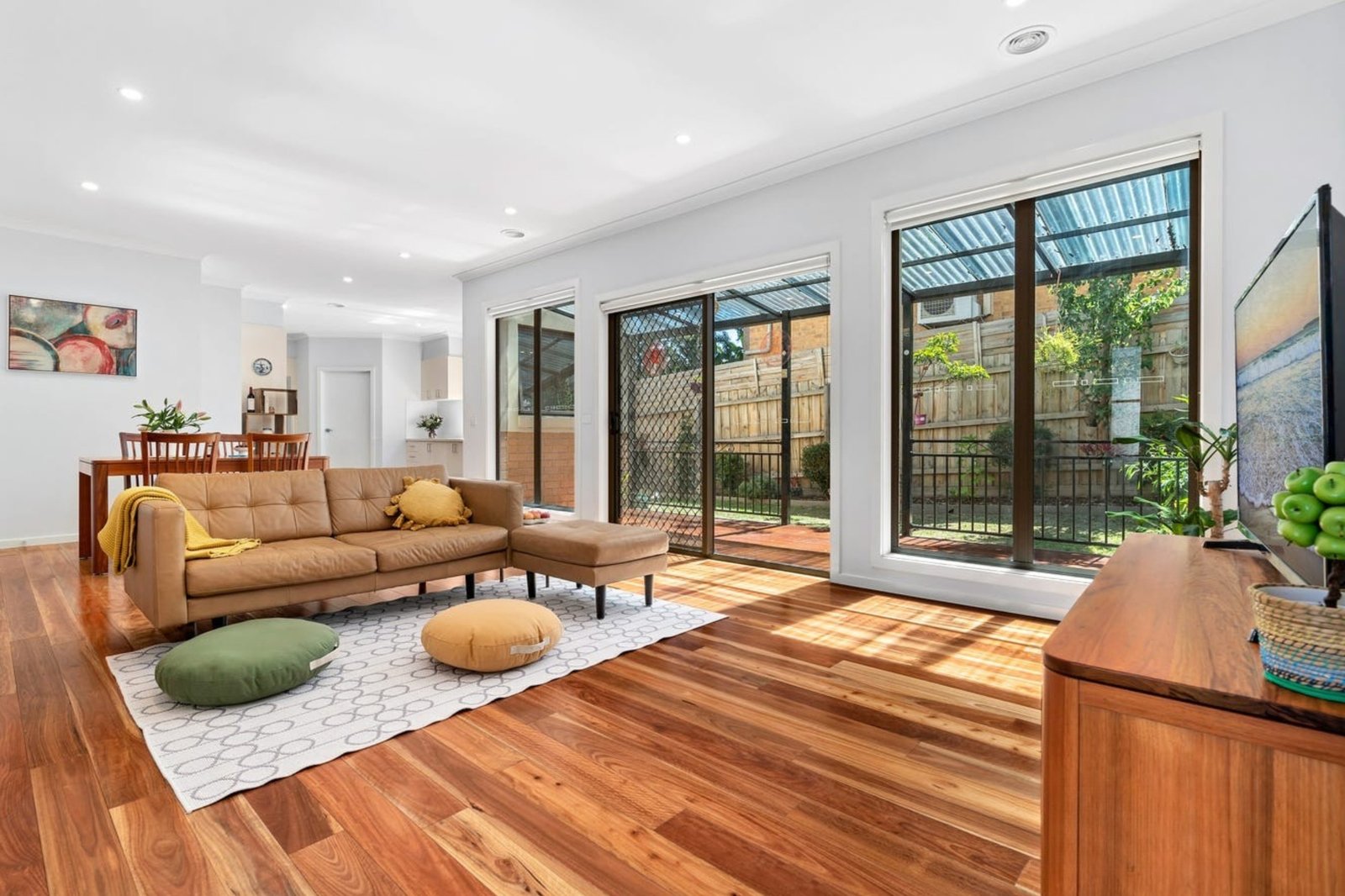Gallery: 2/7 Huon Grove