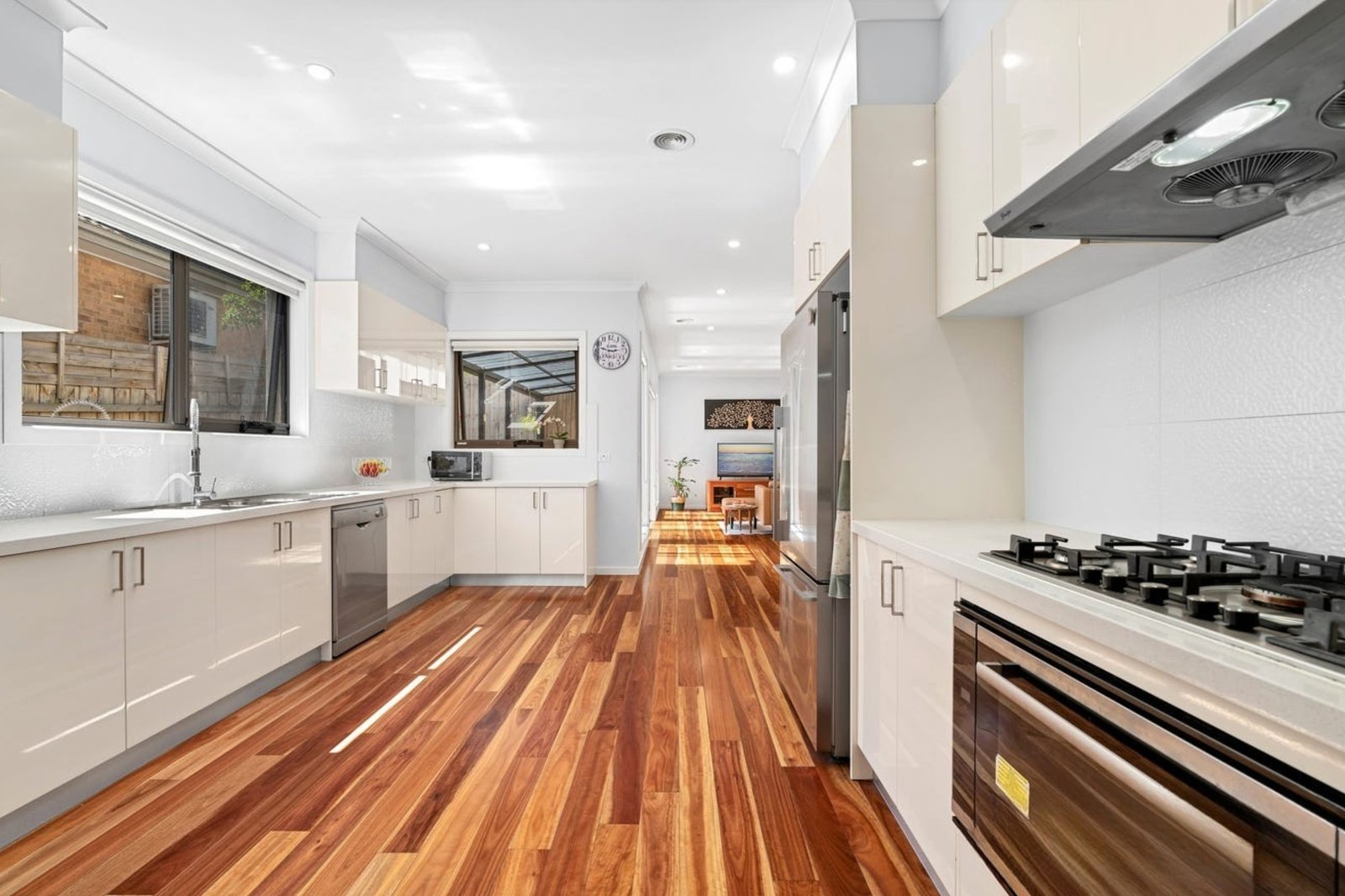 Gallery: 2/7 Huon Grove