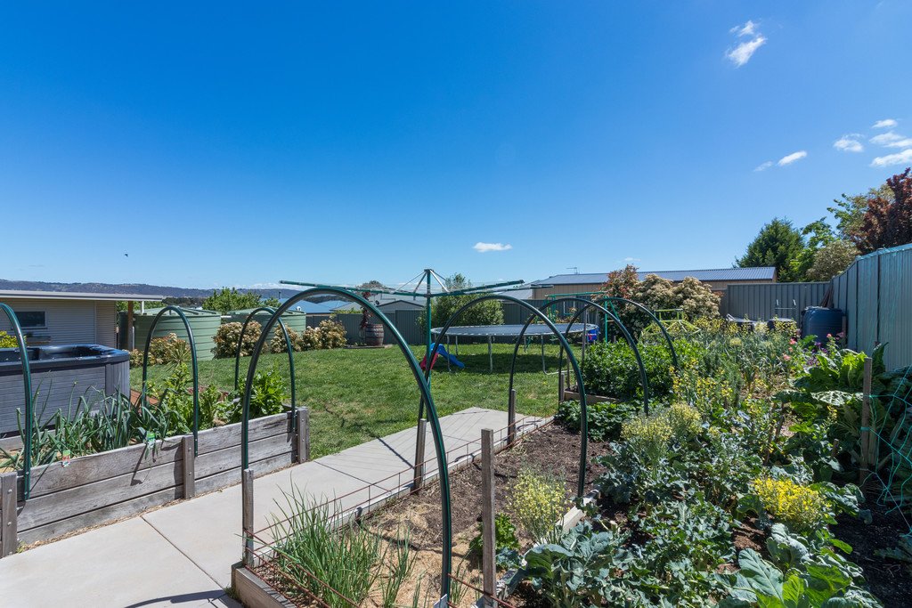 27 Hyland Drive BUNGENDORE 21