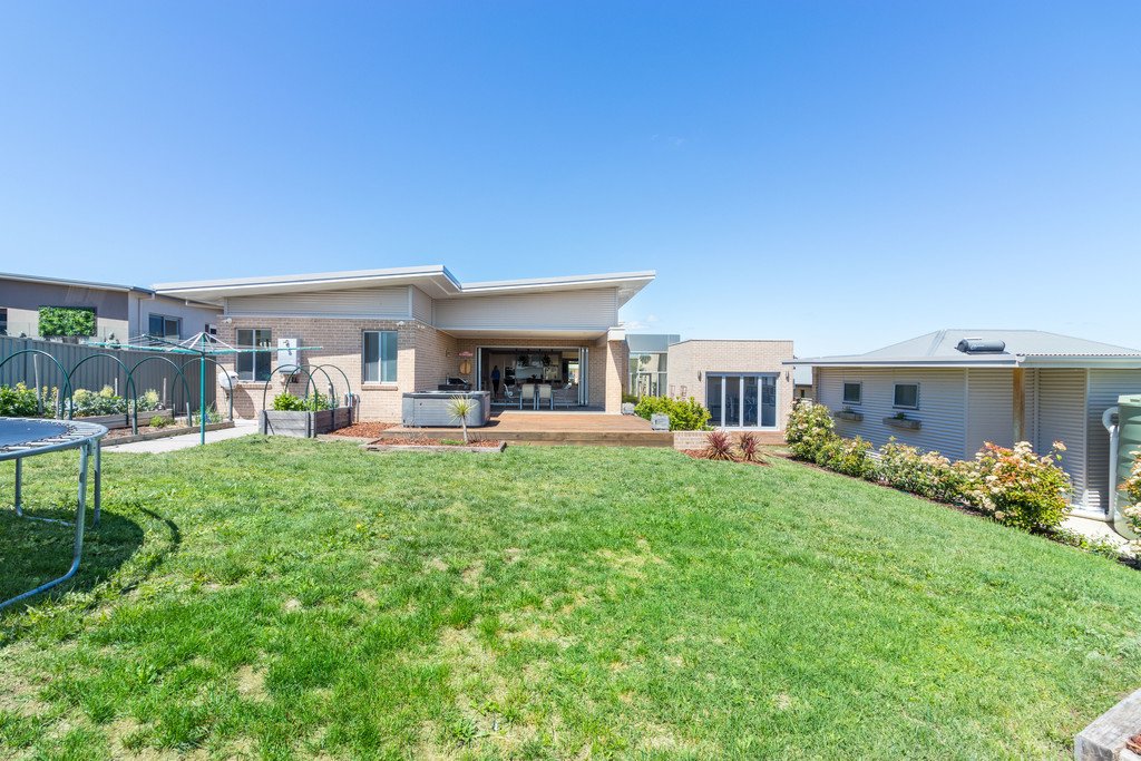 27 Hyland Drive BUNGENDORE 22