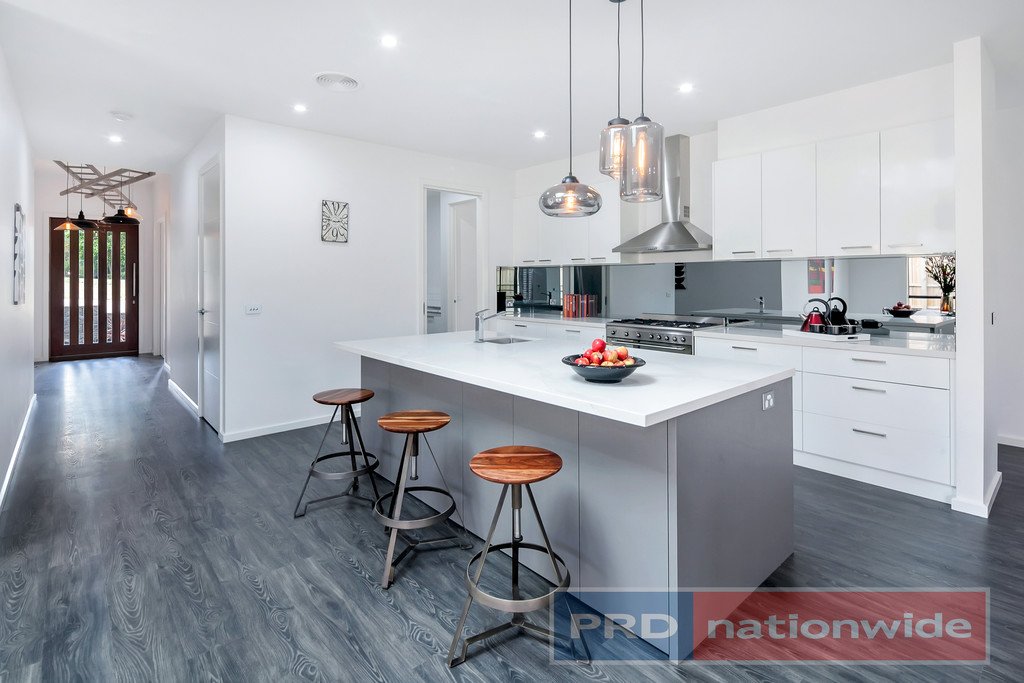 27 Illana Street BROWN HILL 3