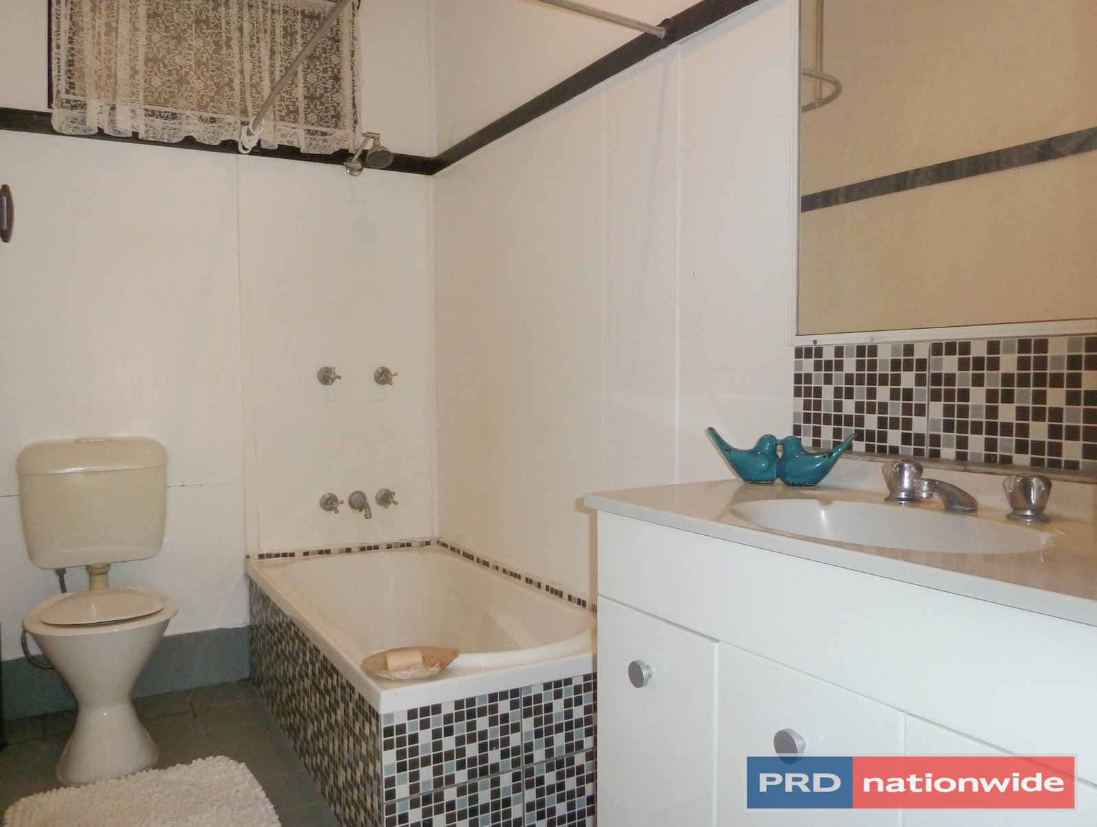 27 Irwin Street KYOGLE 11