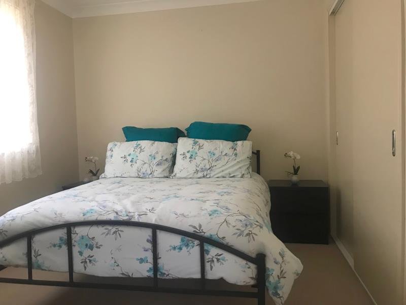 2/7 James Place TAMWORTH 3