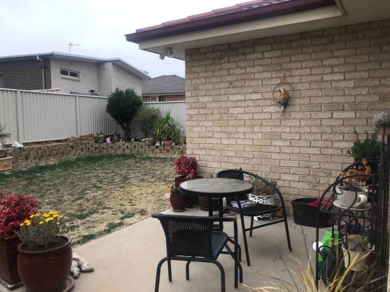 2/7 James Place TAMWORTH 7
