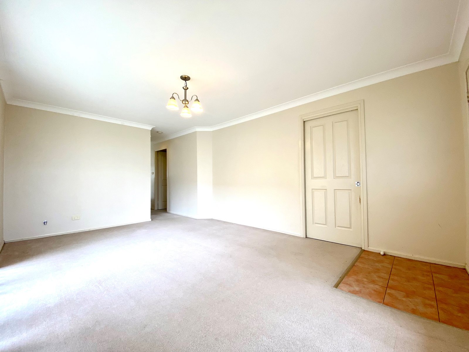 2/7 James Place TAMWORTH 3