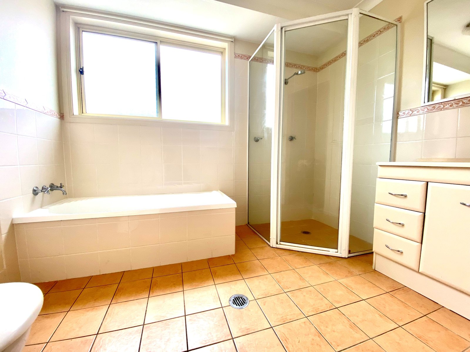 2/7 James Place TAMWORTH 8