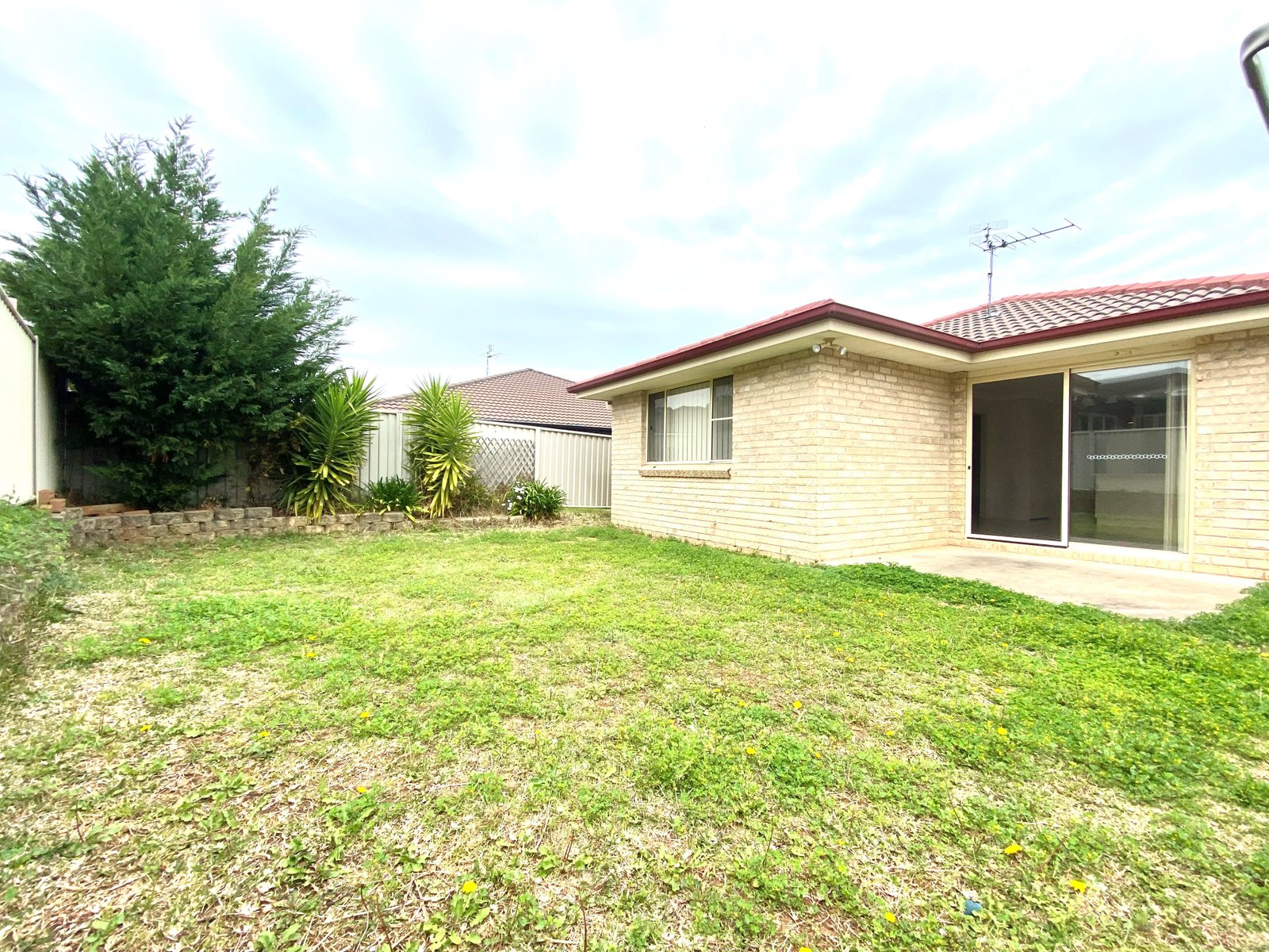 2/7 James Place TAMWORTH 10