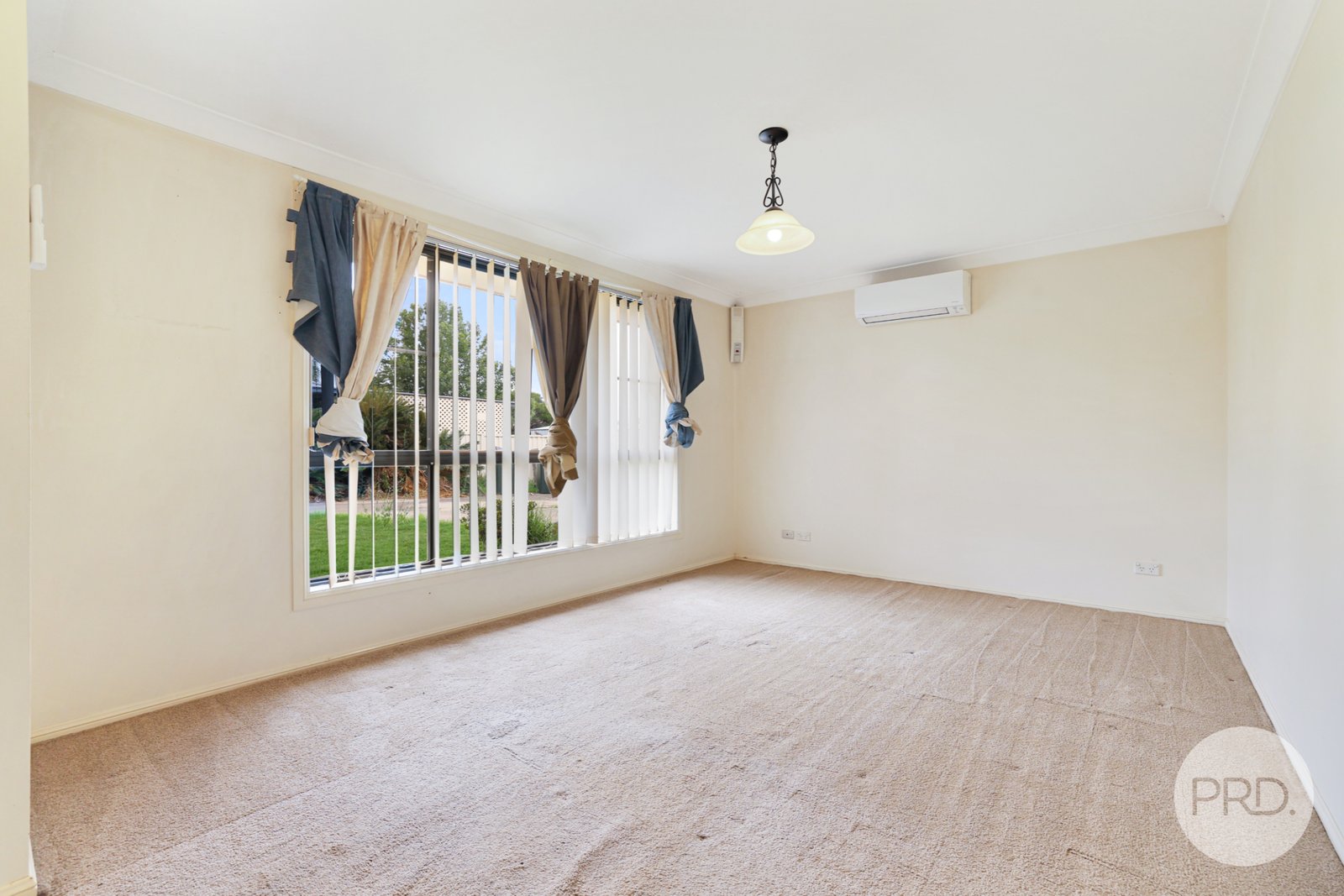 27 Janelle Street TAMWORTH 5