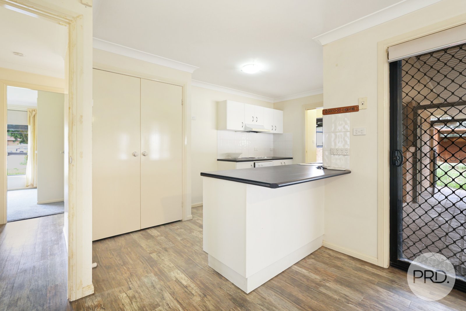 27 Janelle Street TAMWORTH 7