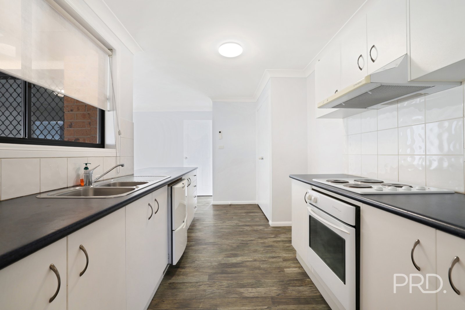 27 Janelle Street TAMWORTH 11