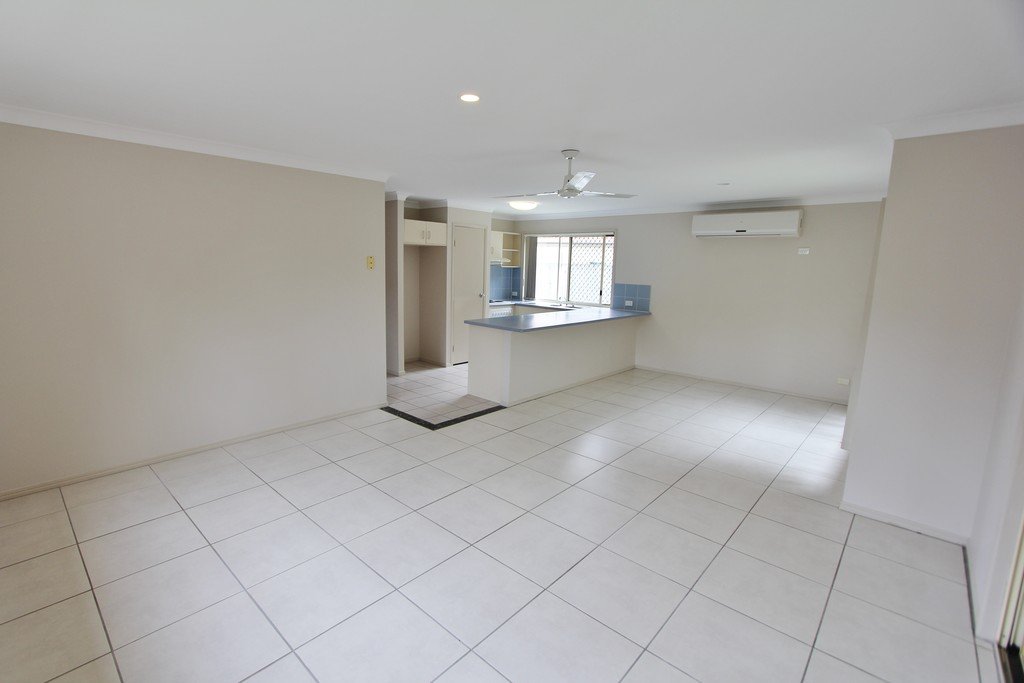 2/7 Jayden Place MOLENDINAR 4