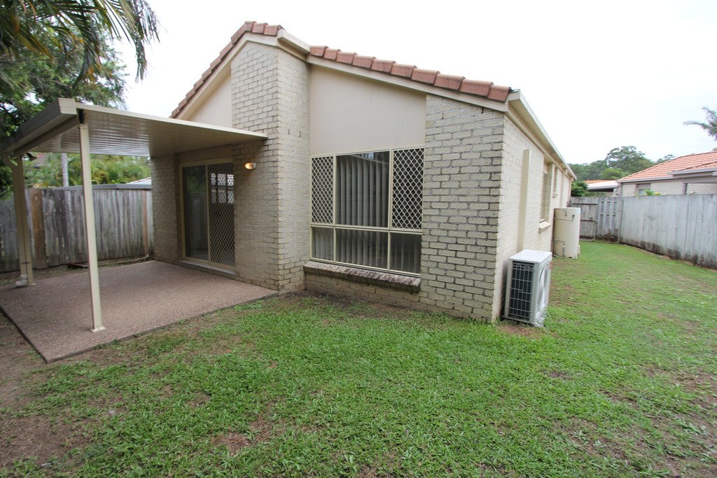 2/7 Jayden Place MOLENDINAR 9