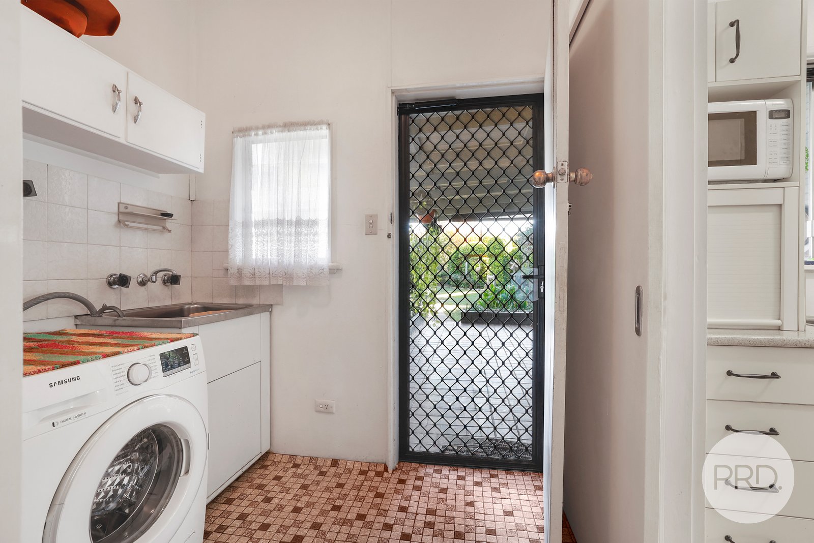 27 Jean Street TAMWORTH 11