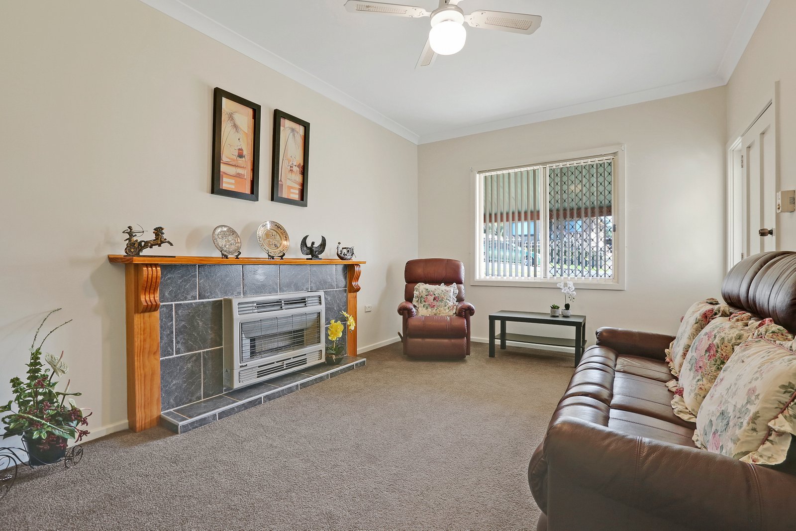 27 Jenkins Street UNANDERRA 3