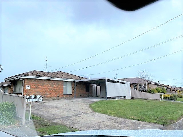 2/7 John Street WENDOUREE 1