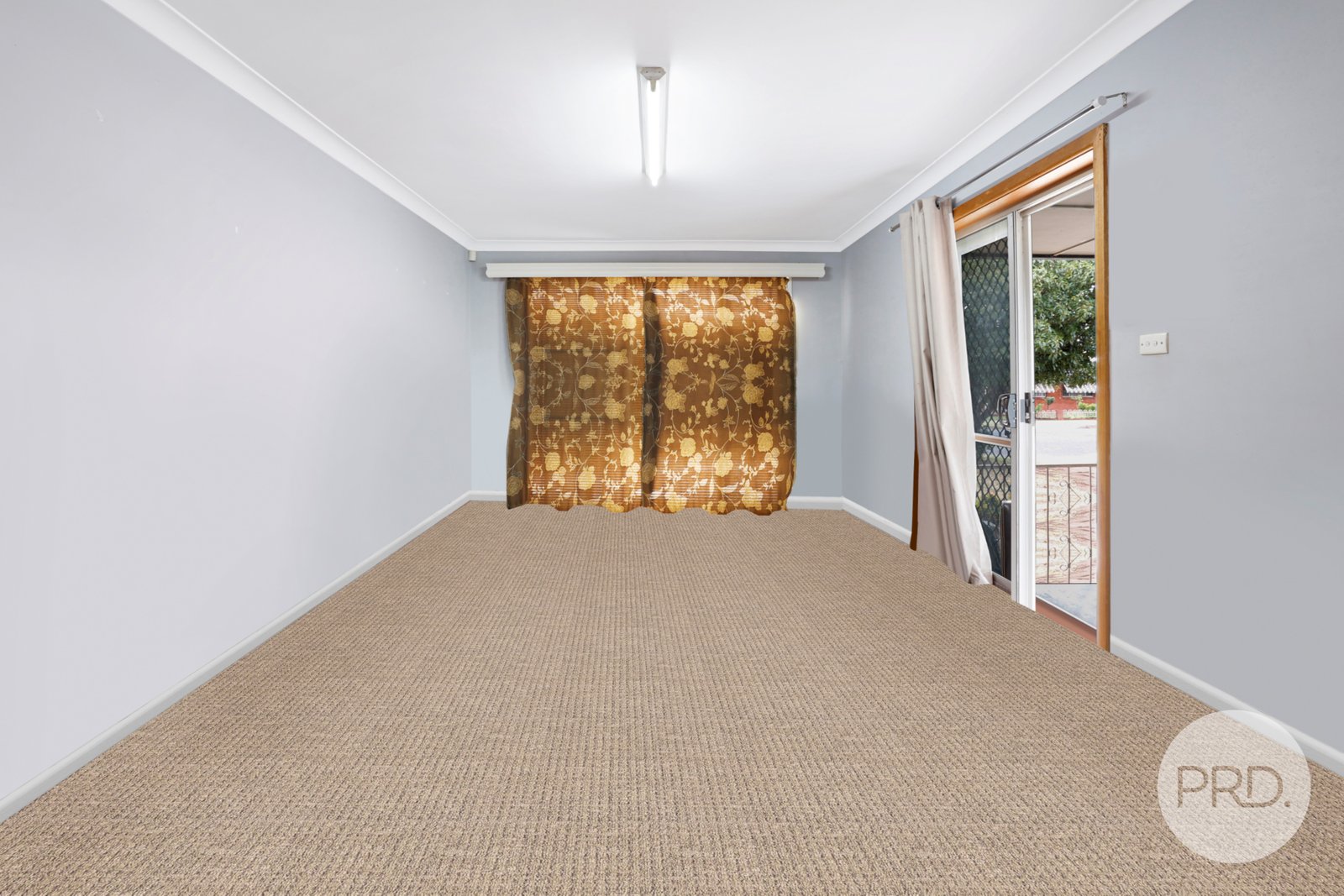 27 Karloo Street TAMWORTH 4