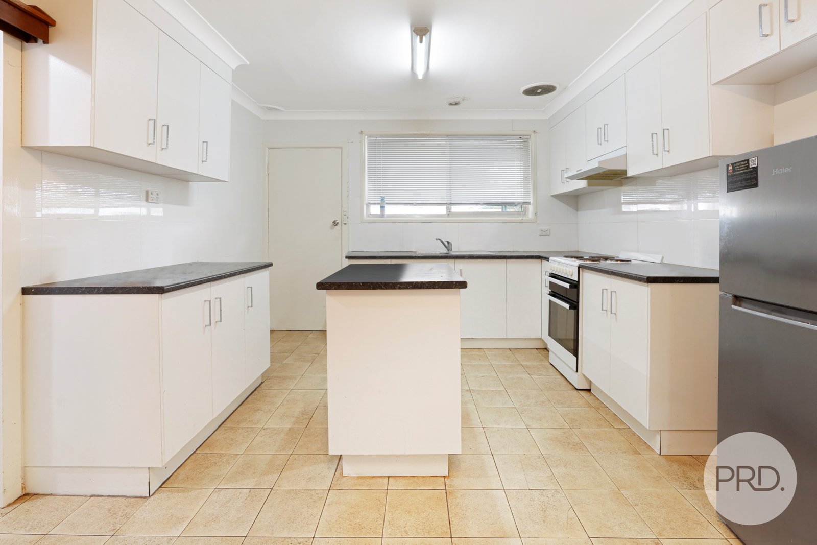 27 Karloo Street TAMWORTH 7