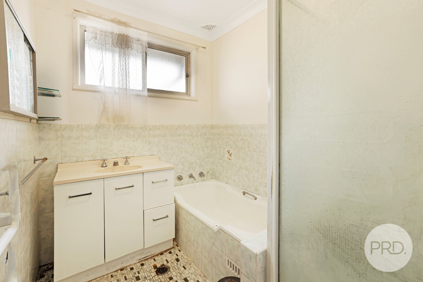 27 Karloo Street TAMWORTH 11