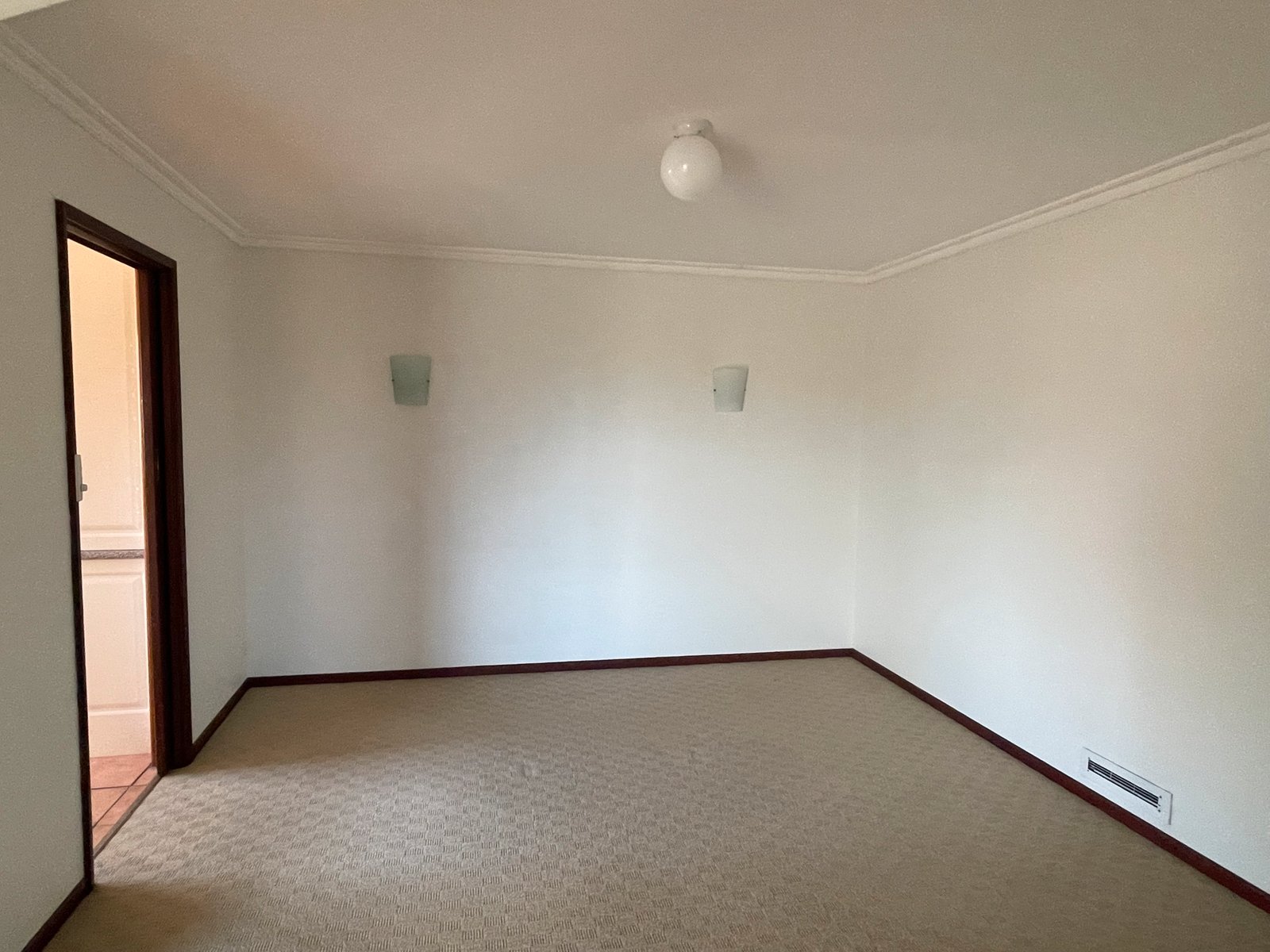 Gallery: 27 Katoomba Court