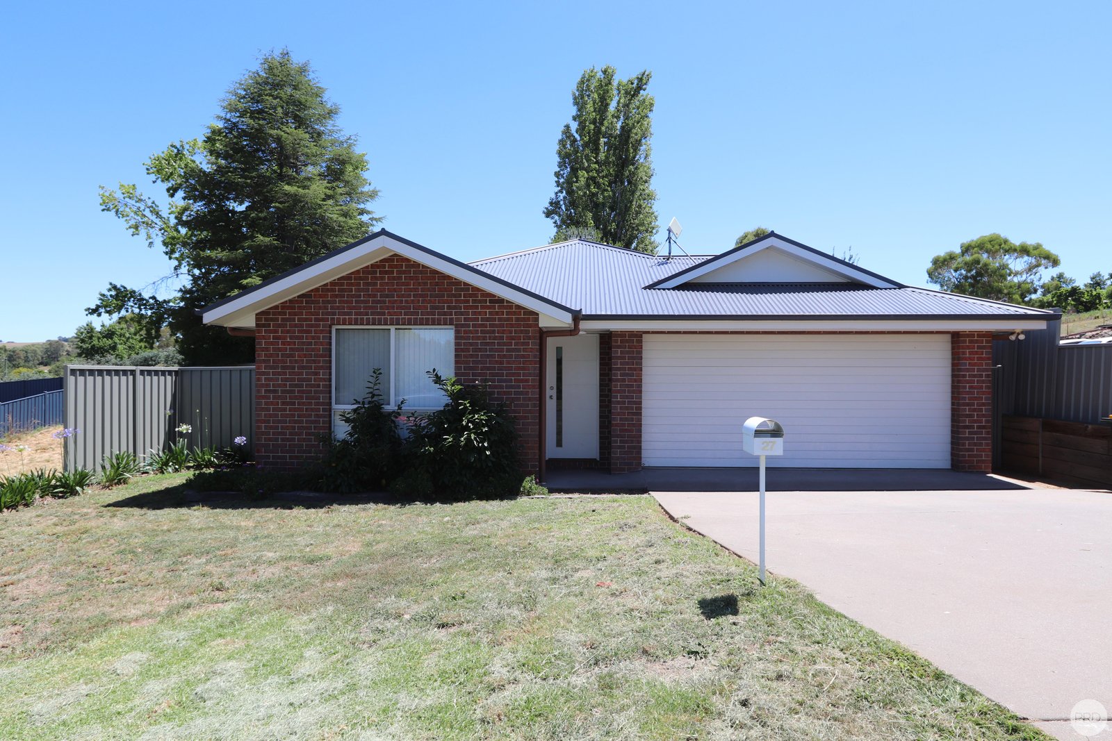 27 Kent St  TUMBARUMBA 1