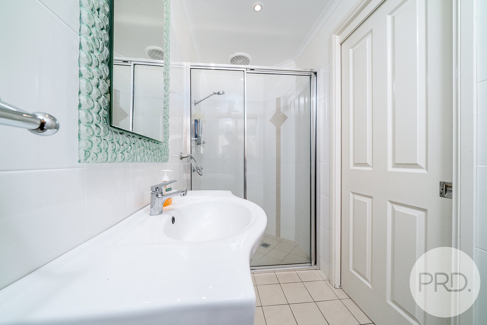 2/7 Kimberley Drive TATTON 12