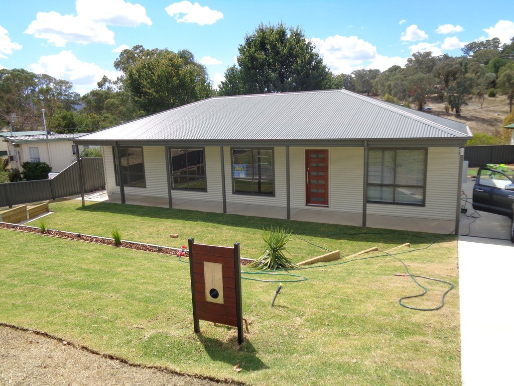 27 Kinred Street TUMUT 1