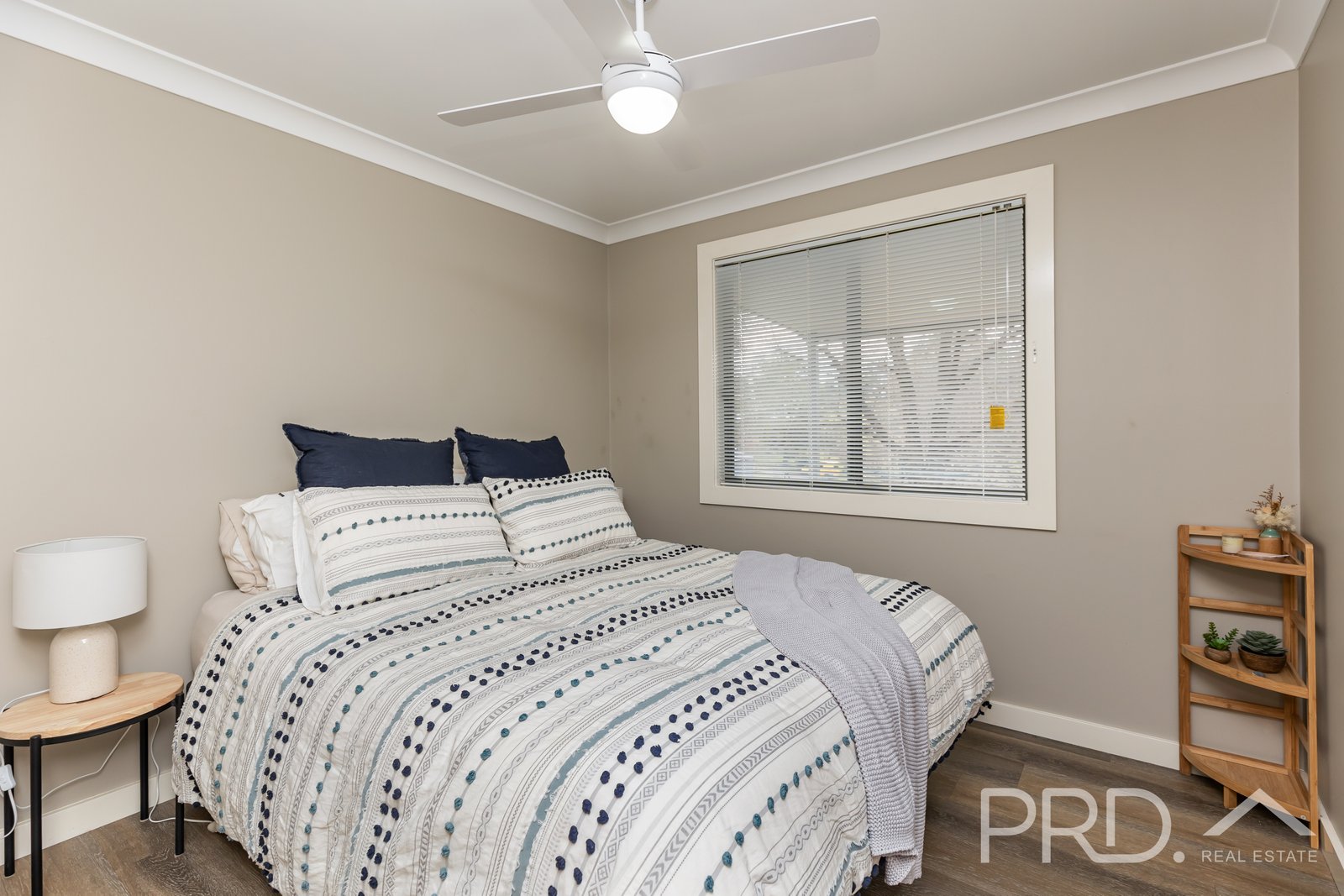 27 Kinred Street TUMUT 9