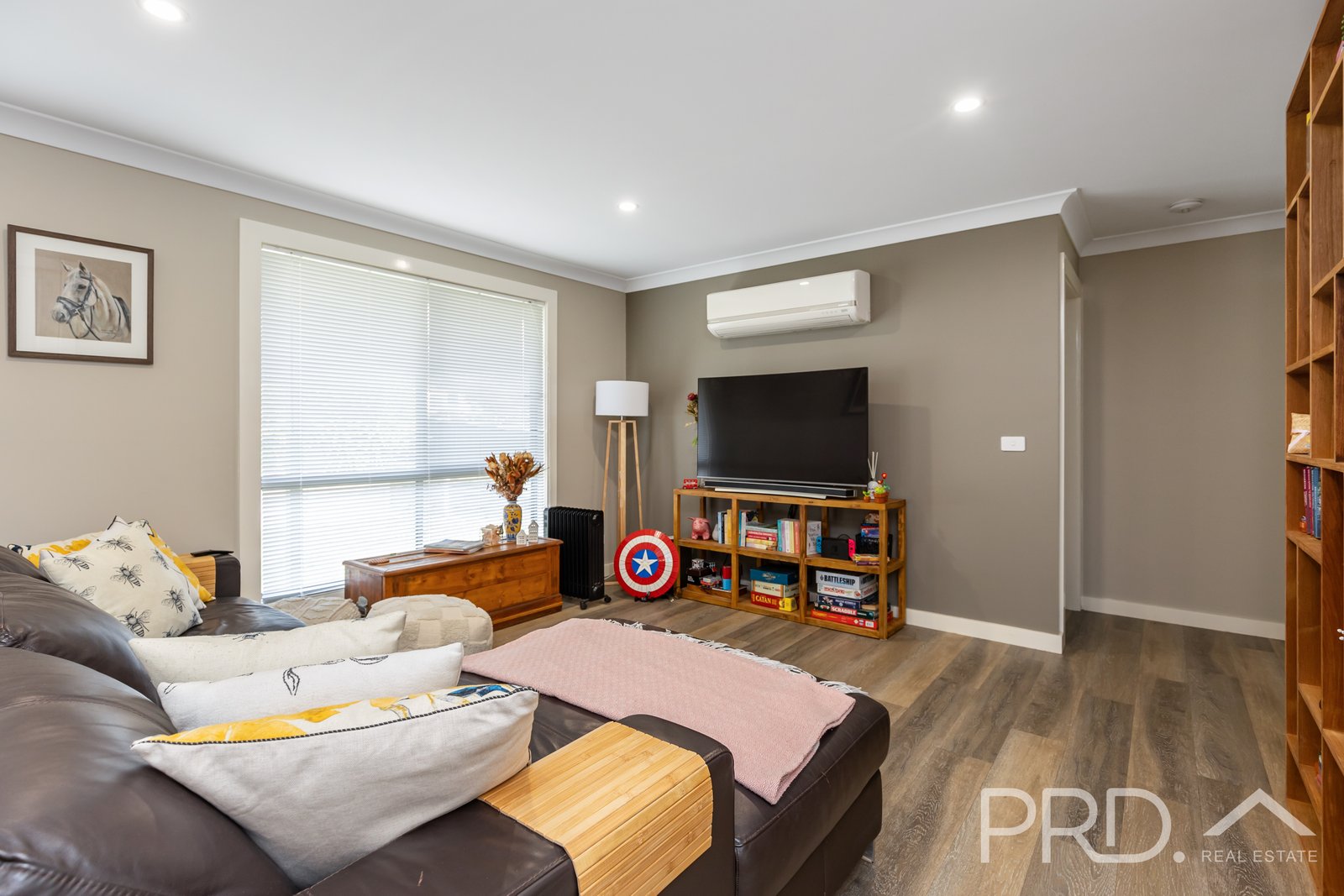 27 Kinred Street TUMUT 12