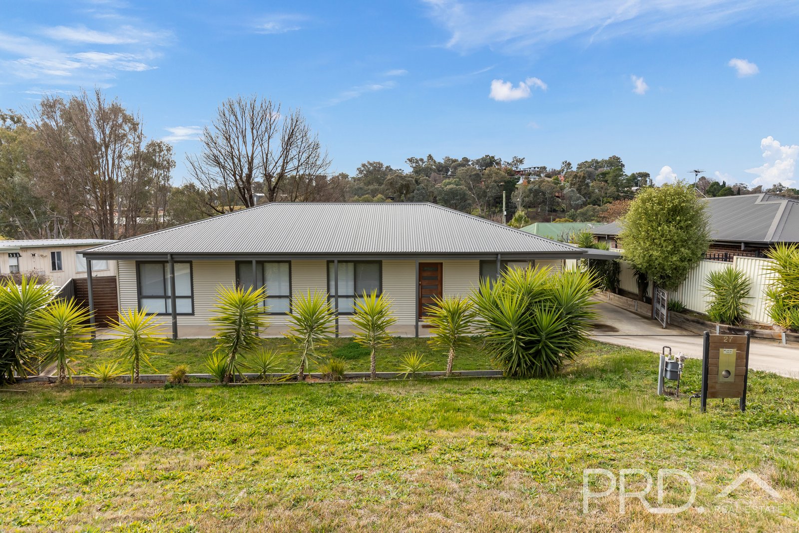 27 Kinred Street TUMUT 16