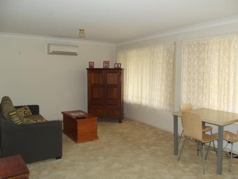 2/7 Kirk Avenue TUMUT 4