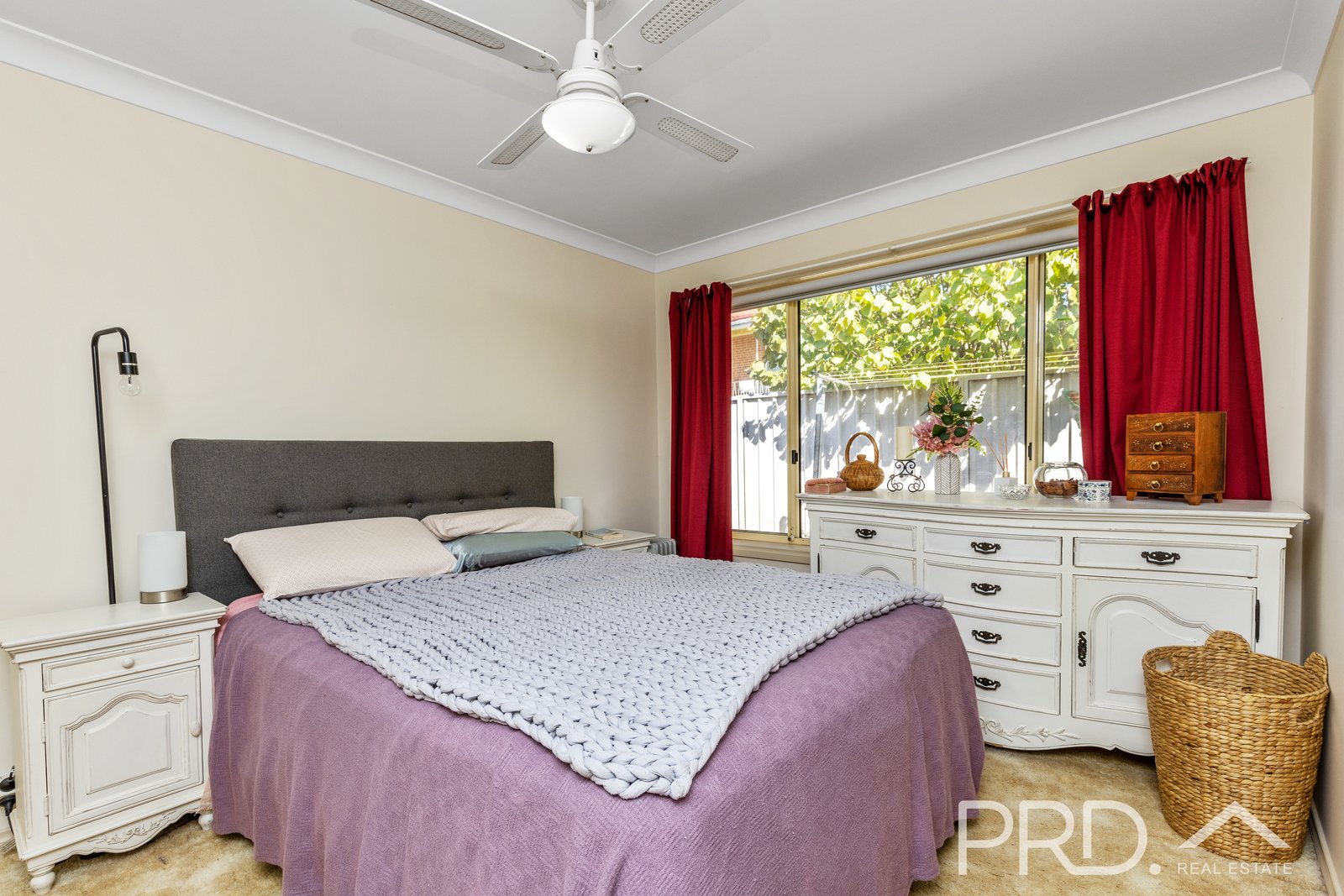 2/7 Kirk Avenue TUMUT 6