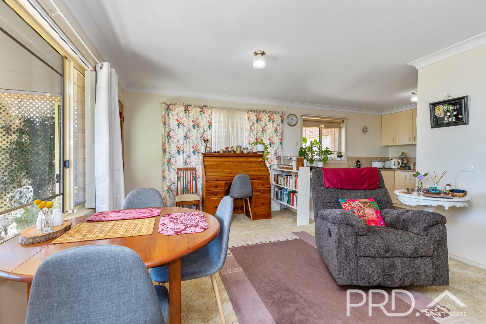 2/7 Kirk Avenue TUMUT 9