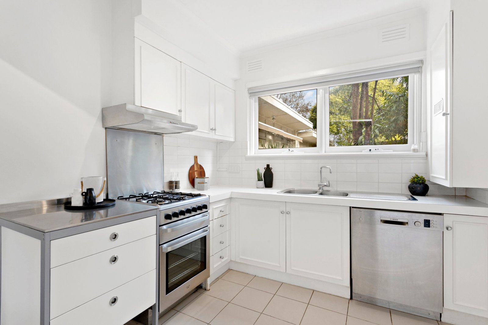 Real Estate and Property in 2/7 Kooyong Road, Caulfield North, VIC