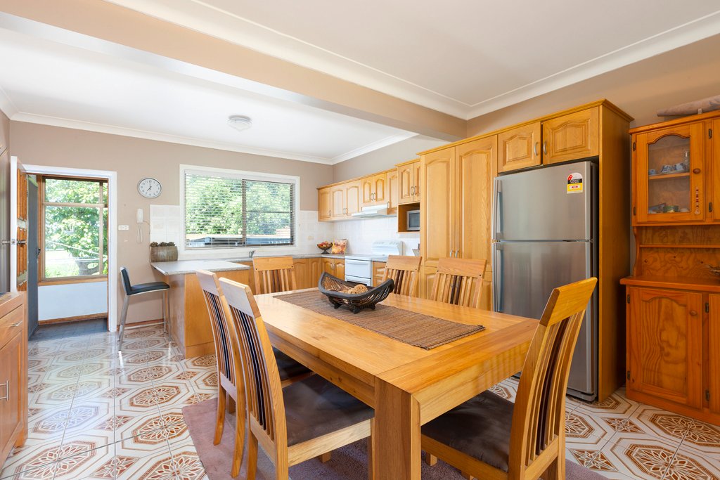 27 Lackawanna St  CRINGILA 4