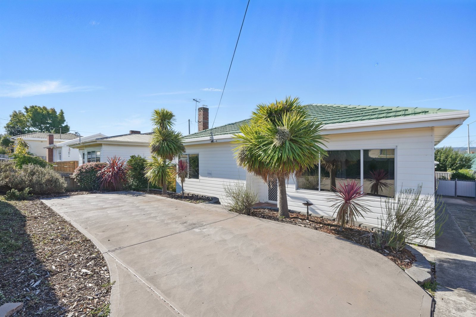 27 Leonard Avenue MOONAH 4
