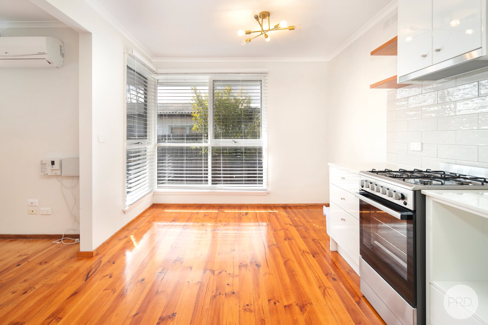27 Lightfoot Avenue MOUNT PLEASANT 3