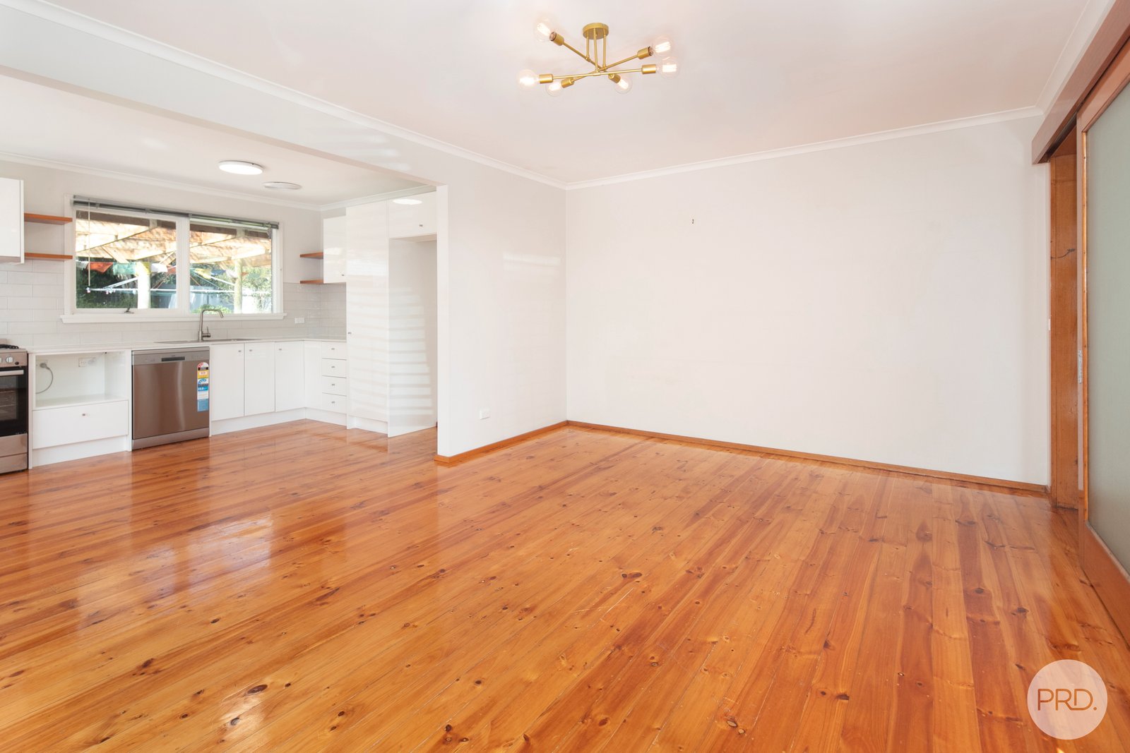 27 Lightfoot Avenue MOUNT PLEASANT 4