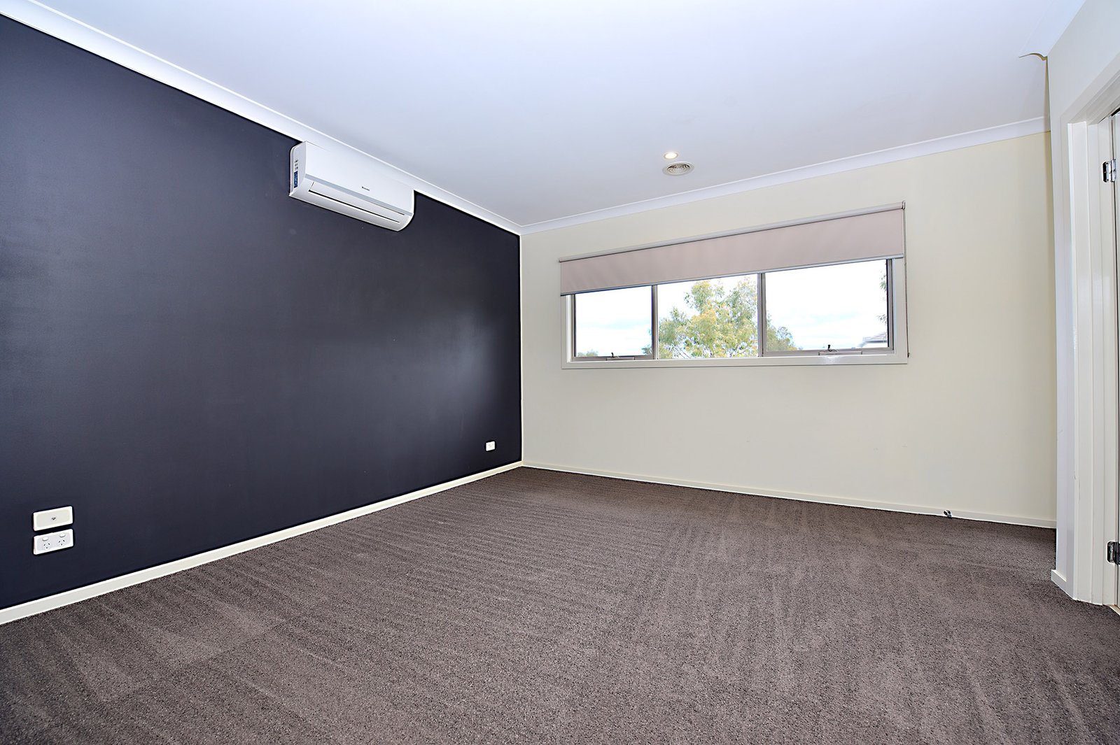 Gallery: 27 Linden Drive