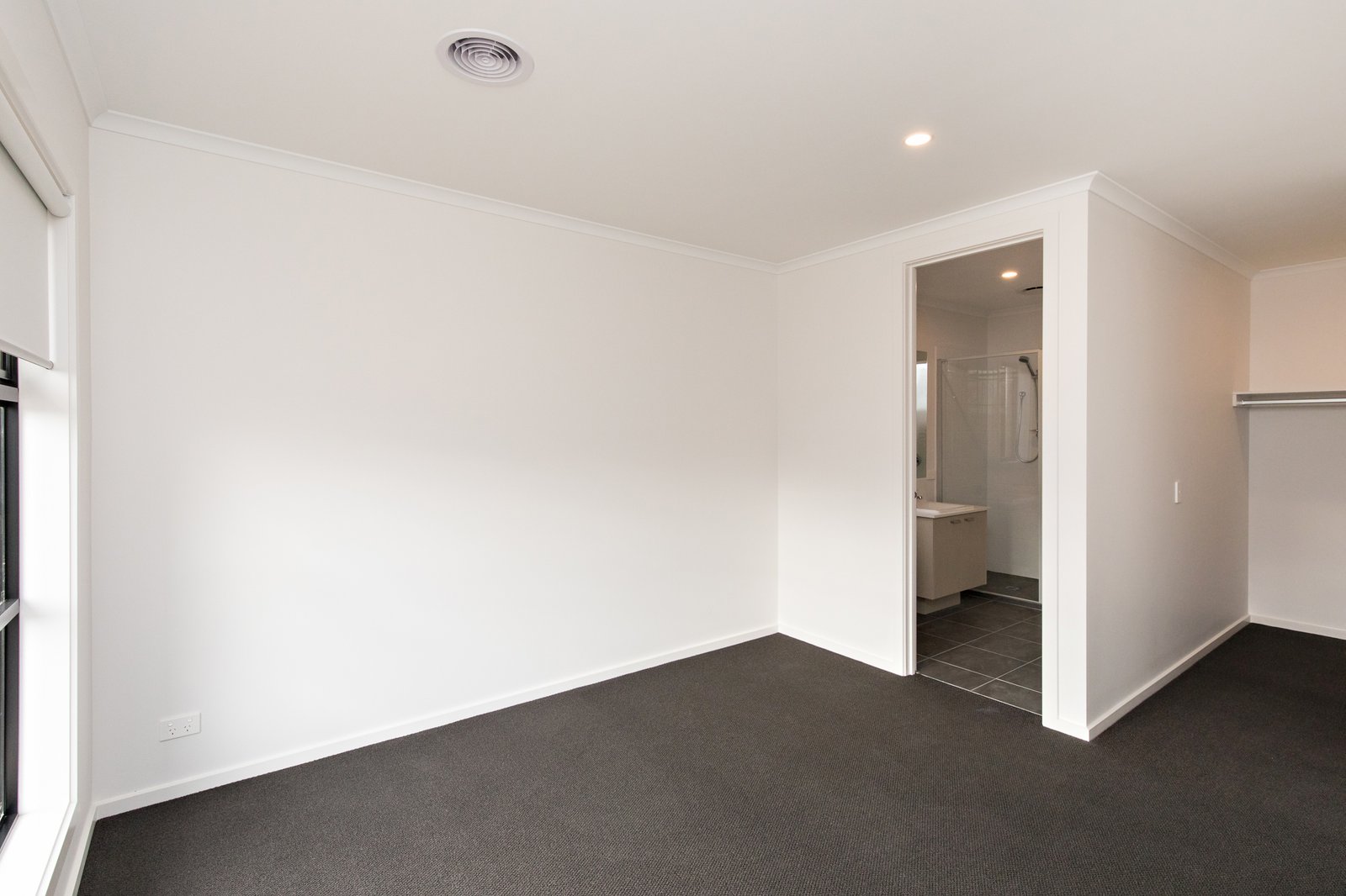Gallery: 27 Linkage Street
