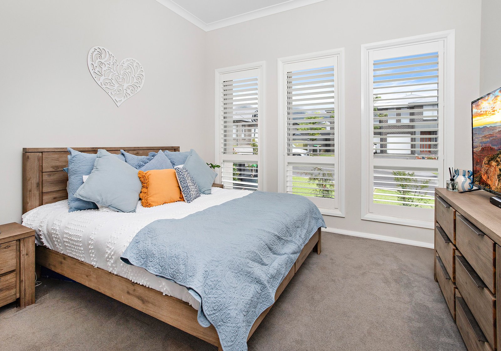 27 Lockheed Hudson Drive HORSLEY 3