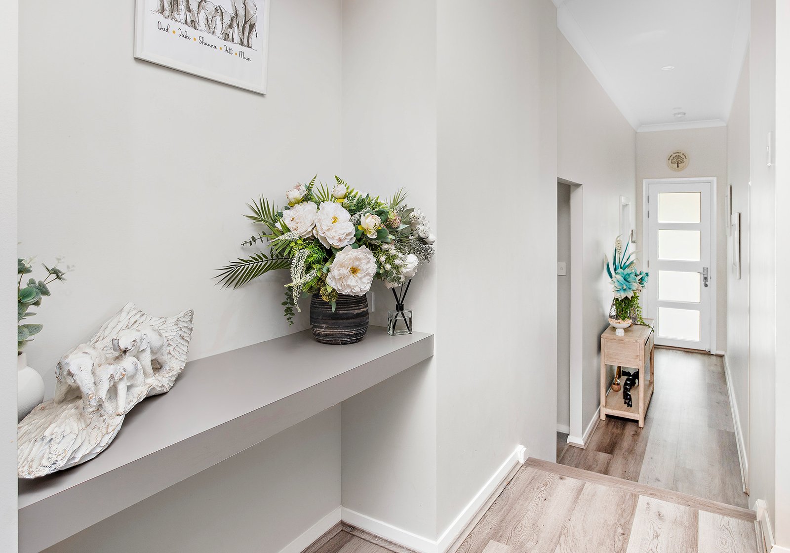 27 Lockheed Hudson Drive HORSLEY 5