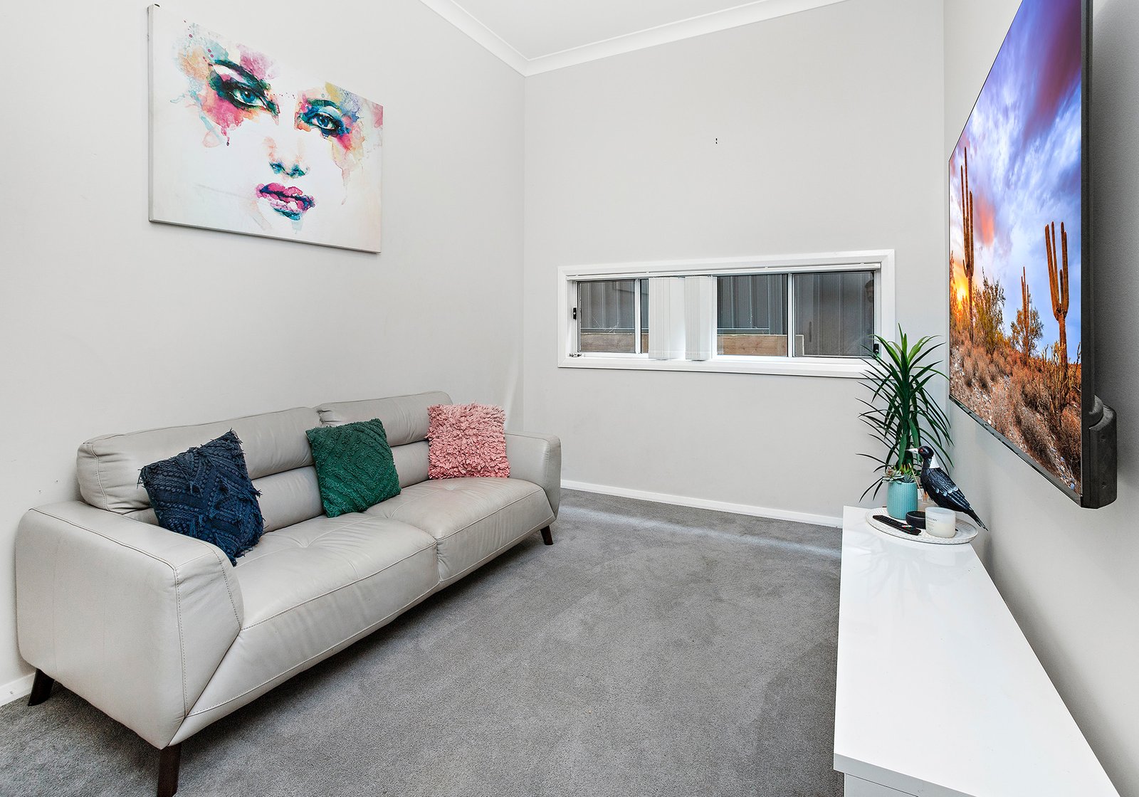 27 Lockheed Hudson Drive HORSLEY 6